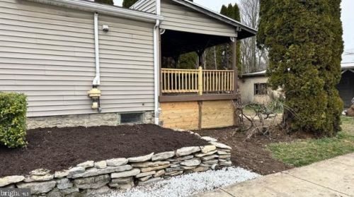 259 Louther St, Carlisle PA  17013-2528 exterior