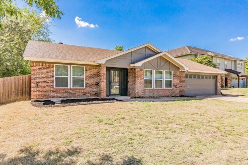 6613 Chilton Dr, Fort Worth, TX 76182-4223