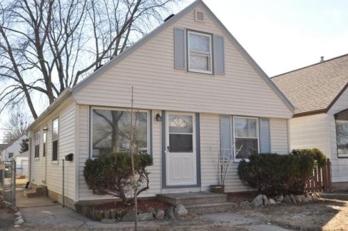 1123 Van Beck Ave, Milwaukee WI  53207-4525 exterior