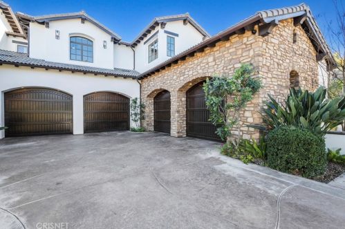 25682 Oak Meadow Dr, Santa Clarita CA  91381-0762 exterior