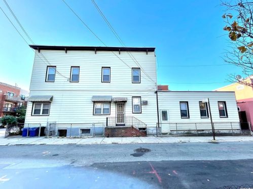 2520 23rd St, Long Island City, NY 11102-2932