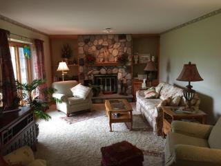 7916 Abbott Ave, Greendale, WI 53129-1010