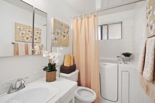 8747 Duarte Rd, San Gabriel CA  91775-1501 exterior