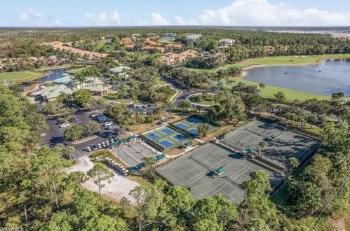 3896 Forest Glen Blvd, Naples FL  34114-2512 exterior