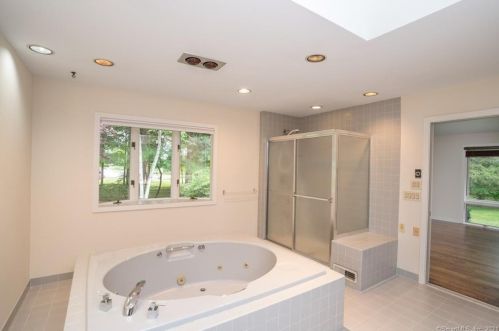 14 Turtle Back Rd, New Canaan CT  06840-2618 exterior