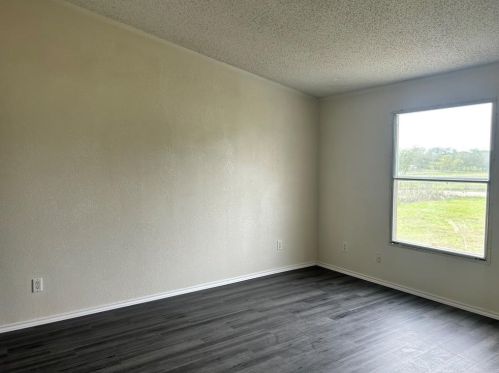 107 Appaloosa Dr, Uhland TX  78640-9104 exterior