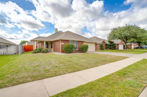 328 Bicole Dr, Burleson, TX 76028-7426