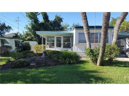 11734 Hickory Ln, Tavares, FL 32778-4712