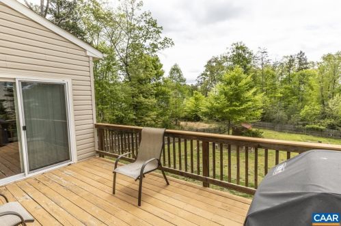 41 Robins Ct, Bybee VA  22963-2089 exterior