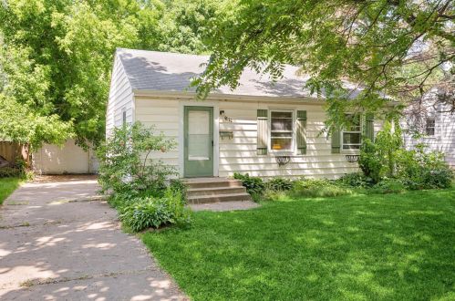 4822 42 1/2 St, Minneapolis, MN 55416-3216
