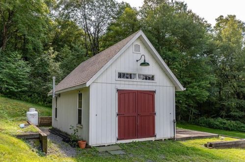 335 Litchfield Rd, Litchfield, CT 06759-3002