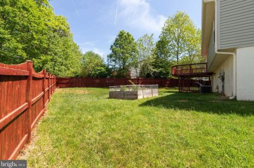 13207 Nassau Dr, Woodbridge VA  22193-4104 exterior