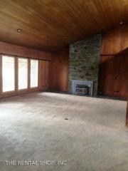 20241 Fairway Dr, Bend OR  97702-2641 exterior