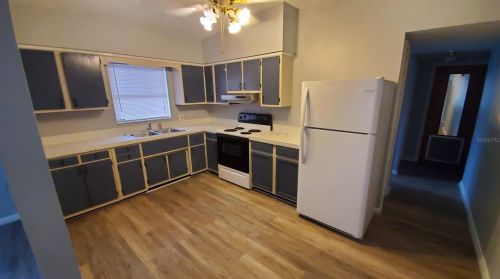 1118 Oakland Cir, Tavares FL  32778-4029 exterior