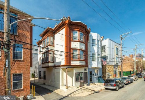 1018 3rd St, Philadelphia, PA 19123-1532