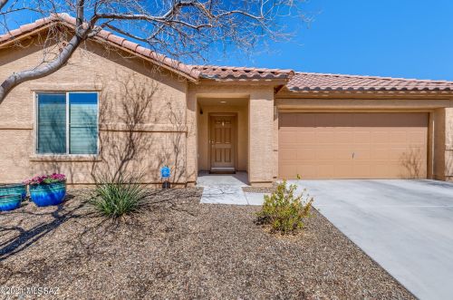 828 Placita Pozanco, Green Valley AZ  85614-3807 exterior