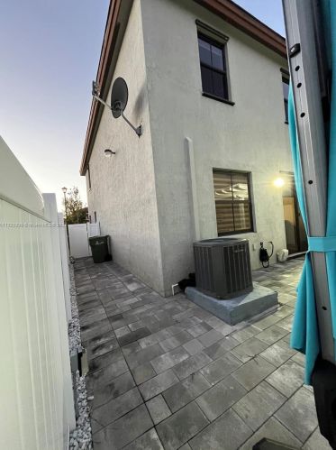 10307 34th Ct, Hialeah FL  33018-1879 exterior