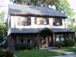 3 Fairview Ter, Newton, MA 02465-2421