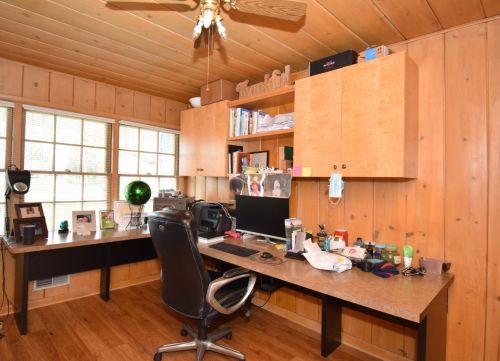 9616 Greenview Ln, Thiensville WI  exterior