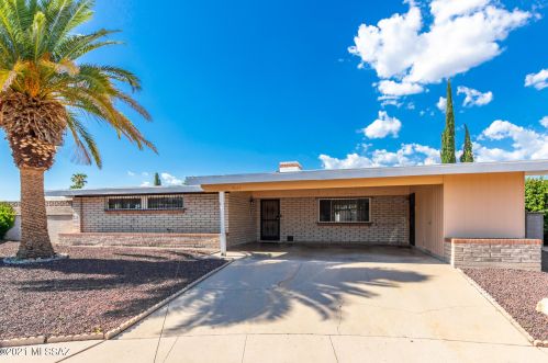 9025 33rd Pl, Tucson, AZ 85710-7924