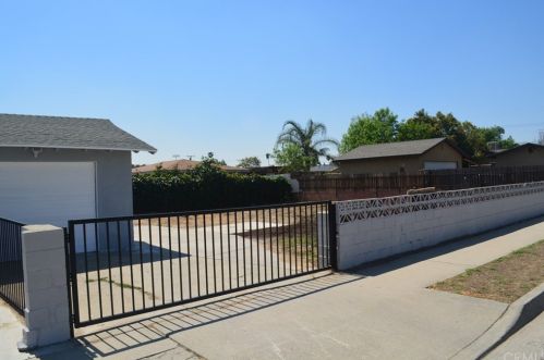 596 Ramona Ave, San Bernardino CA  92411-2524 exterior