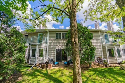 31 Ponwood Cir, Madison WI  53717-1179 exterior