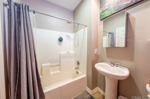 7993 Southpoint St, Chino CA  91708-7682 exterior