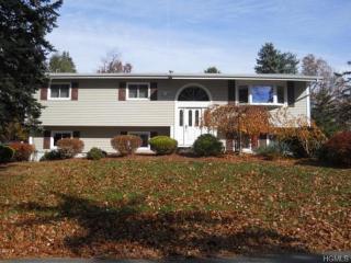 120 Smith Hill Rd, Airmont, NY 10901-7735