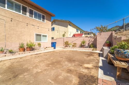 29000 Gladiolus Dr, Santa Clarita CA  91387-1828 exterior