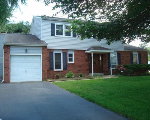 17 Redwood Dr, Southampton, PA 18954-1633