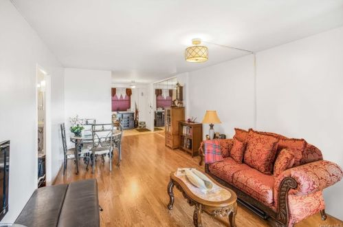 4705 Henry Hudson Pkwy, Bronx, NY 10471-3213
