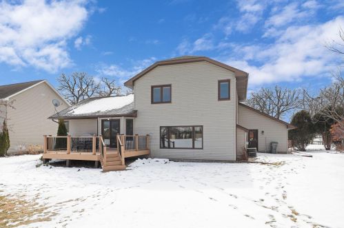 380 Pondview Ln, Chaska MN  55318-2873 exterior