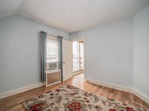 122 Clark St, New Bedford MA 02740-7023 exterior