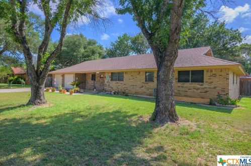 711 Elizabeth, Seguin, TX 78155-3905
