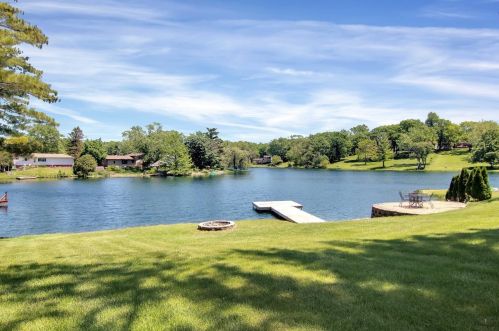 12323 White Oak Dr, Crown Point IN  46307-8420 exterior