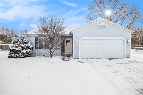 1701 Village Cir, Mishawaka, IN 46545-7052