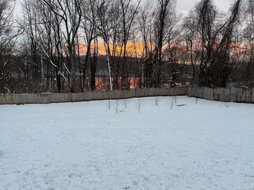 385 Saw Mill River Rd, Yorktown Hgts NY  10598-6131 exterior