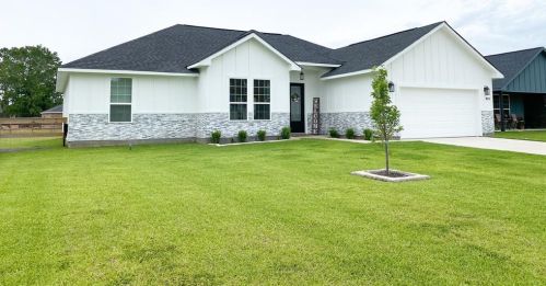 414 Burning Tree Ln, West Columbia, TX 77486-9610