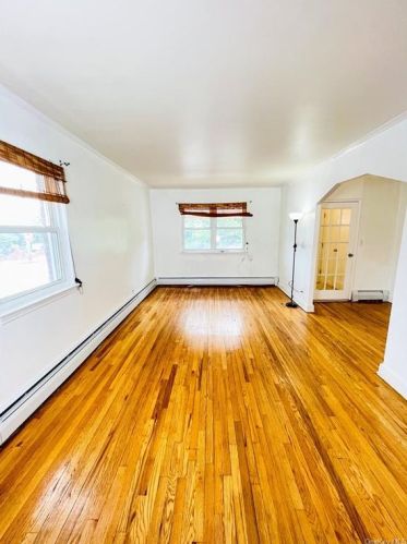 2789 Hone Ave, Bronx NY  10469-3807 exterior