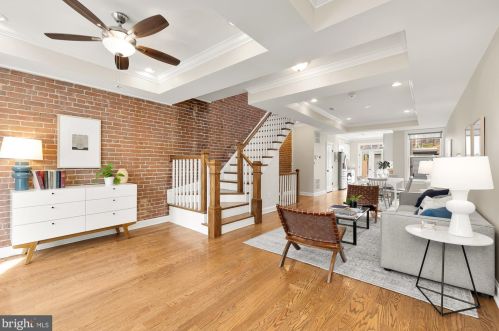 148 R St, Washington, DC 20002-2120