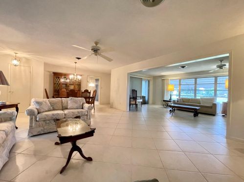 602 Beach Ave, Fort Pierce FL  34952-1327 exterior