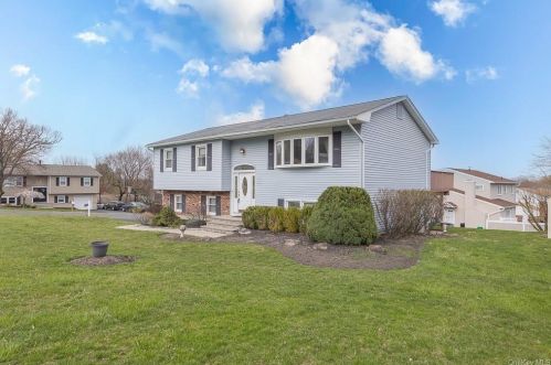 1 Valley Dr, Thiells, NY 10984-1417