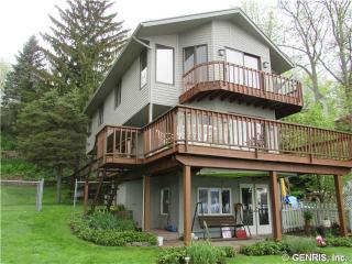 1268 Bay Shore Blvd, Rochester, NY 14609-1931