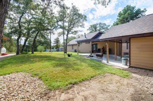 225 Lockwood Rd, Red Rock, TX 78662-4530