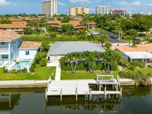 41 Manor Ter, Marco Island, FL 34145-3476