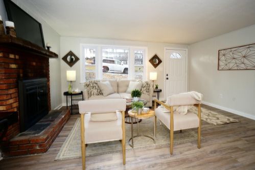 43 Joseph Rd, Salem NH  03079-2021 exterior