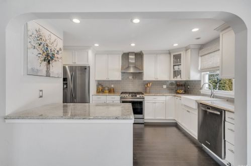 142 Reynolds Rd, West Islip NY  11795-2917 exterior