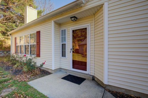 1052 Hampshire Pl, Florence KY  41042-9351 exterior