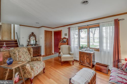 121 School Pl, Slaughter Beach DE  19963-1821 exterior