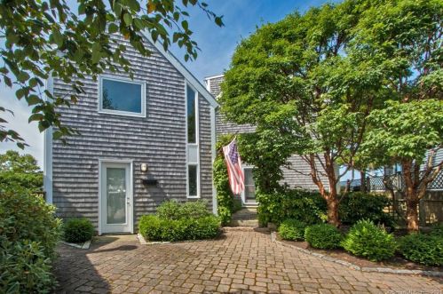 13 Front St, Stonington, CT 06378-1257